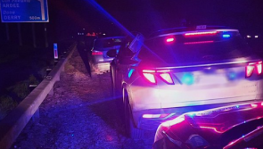 Unlicensed motorist who overtook Gardaí on M1 found to have live bench warrant 