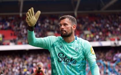 Ben Foster the hero as Wrexham beat Notts County in promotion battle