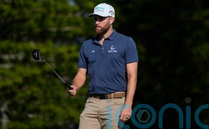 Chris Kirk takes one-shot lead into final round in Hawaii