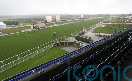 Rain seems set to lead Ascot to switch to inner track