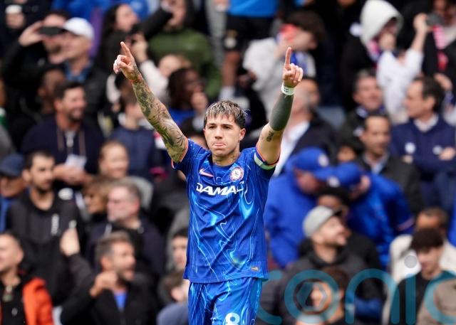 Chelsea beat lacklustre Liverpool to boost Champions League hopes