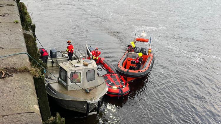 Limerick firefighters cut stricken vessel&rsquo;s anchor in dramatic river rescue