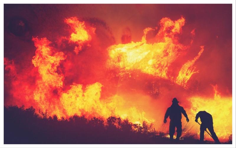 Irish holidaymakers warned as tourists evacuated due to raging wildfires in Greece