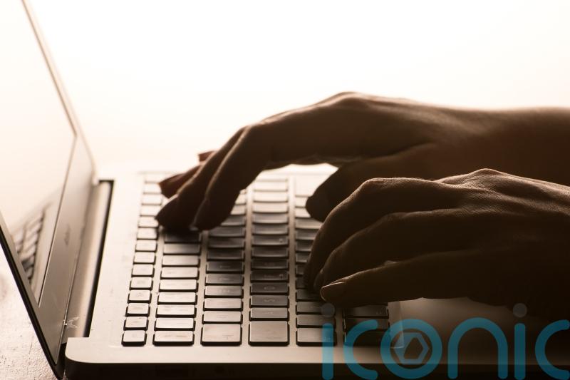 Study finds less than one in three students rate their online education as good 