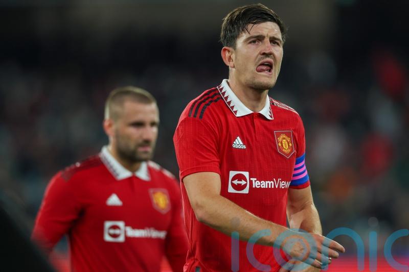 Donny van de Beek praises Harry Maguire’s ‘big personality’ to shake off boos