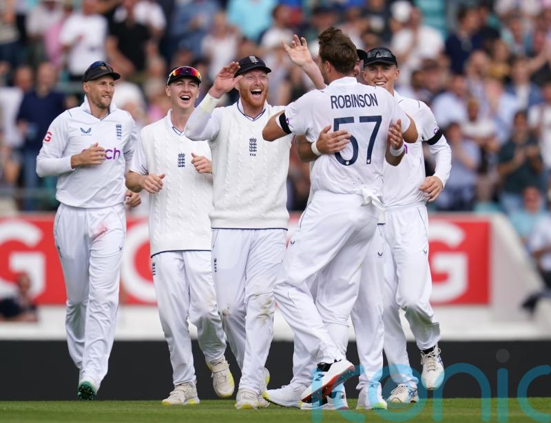 Ollie Robinson leads England charge as third Test begins after tributes to Queen