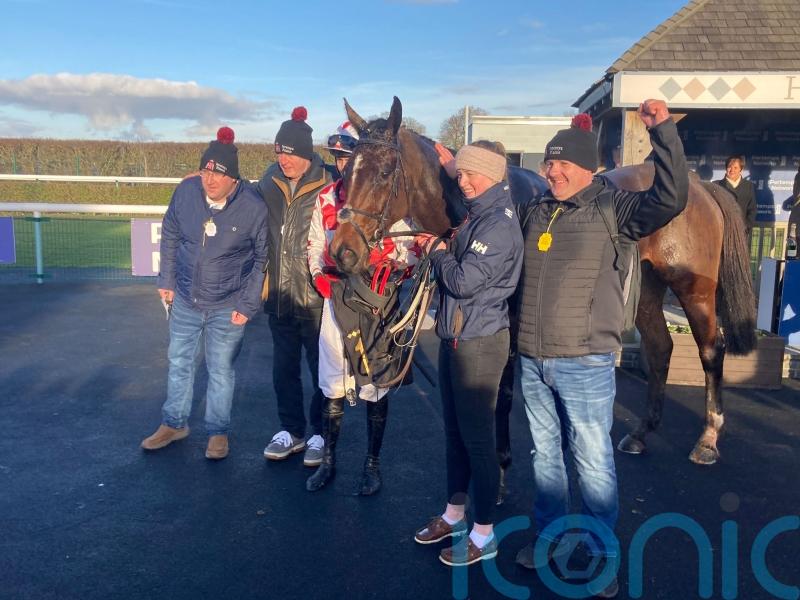 Jeremys Flame too hot for Huntingdon rivals