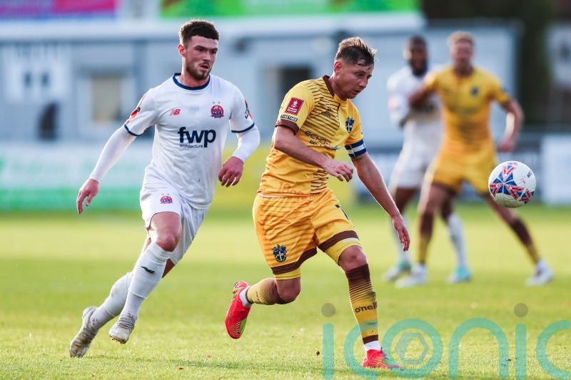 Sutton move off bottom with draw against Barrow in Steve Morison’s first match