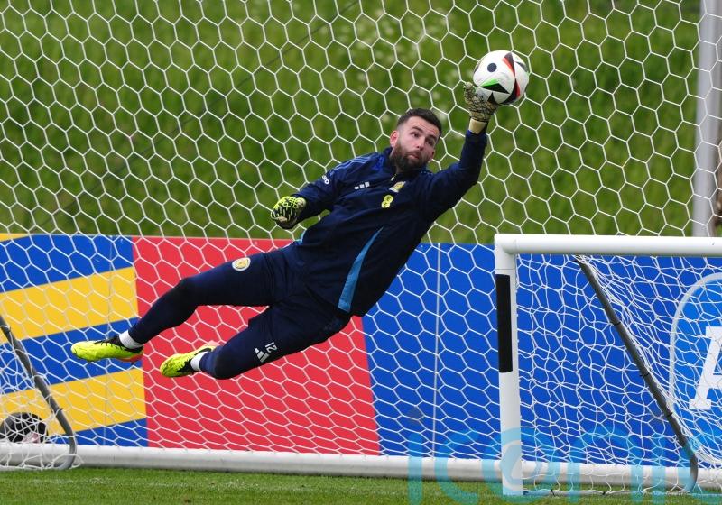 Goalkeeper Liam Kelly returns to Rangers after agreeing two-year deal