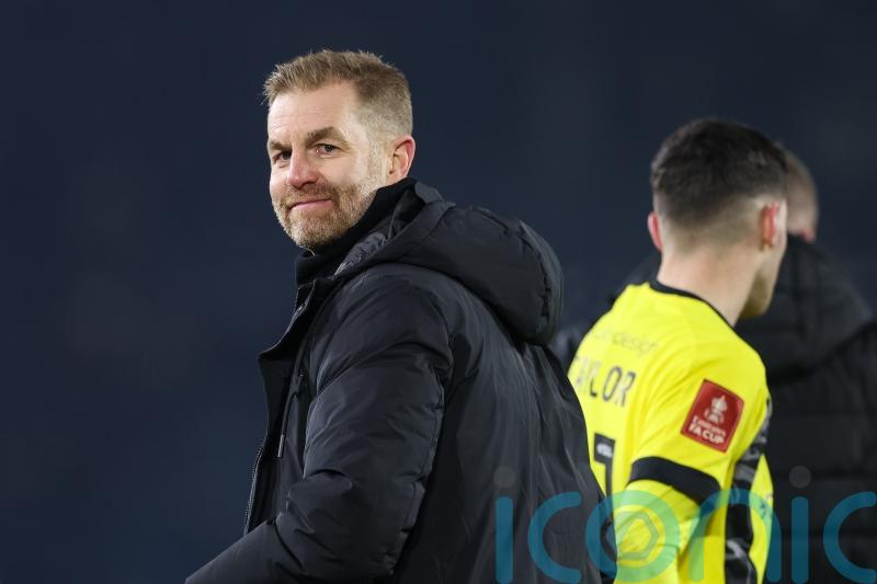 Simon Weaver praises ‘gritty’ Harrogate after point at Chesterfield