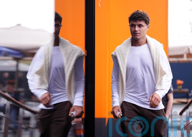 Lando Norris doing well to &lsquo;block out noise&rsquo; in title fight &ndash; Carlos Sainz