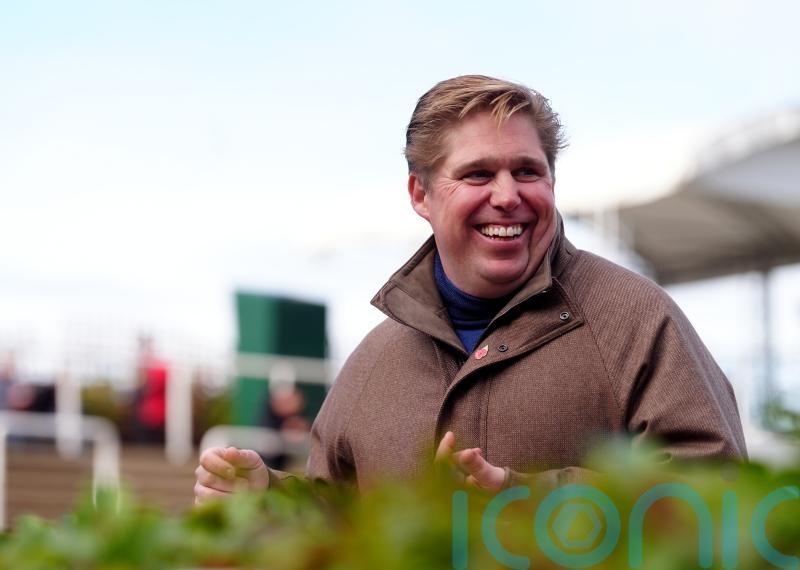 Skelton fires three at Greatwood in bid to keep on top