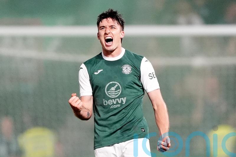 Kieron Bowie inspires Hibernian to victory over Dundee to stay third