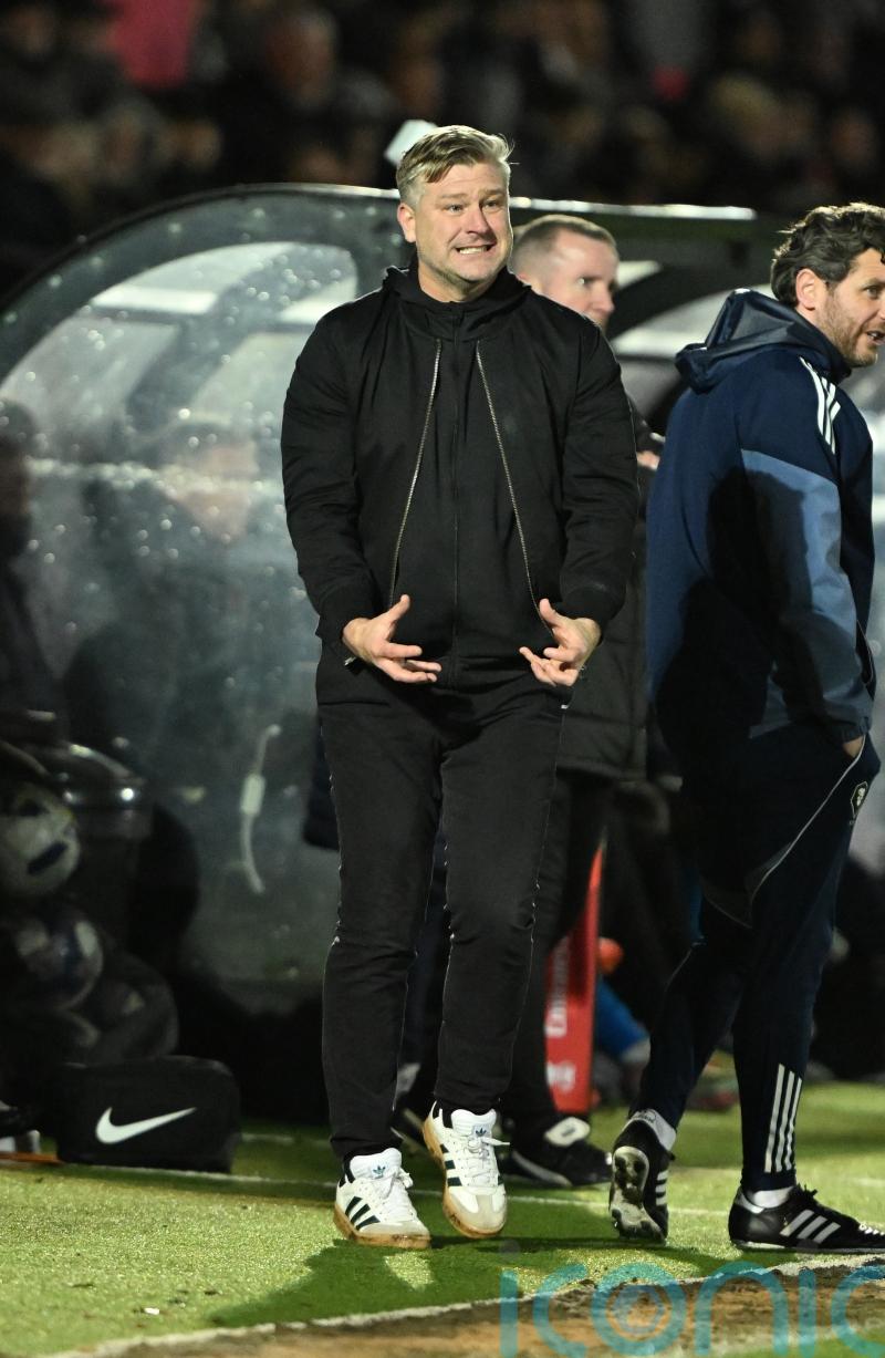 Karl Robinson wants Salford&rsquo;s owners to complain about refereeing standards