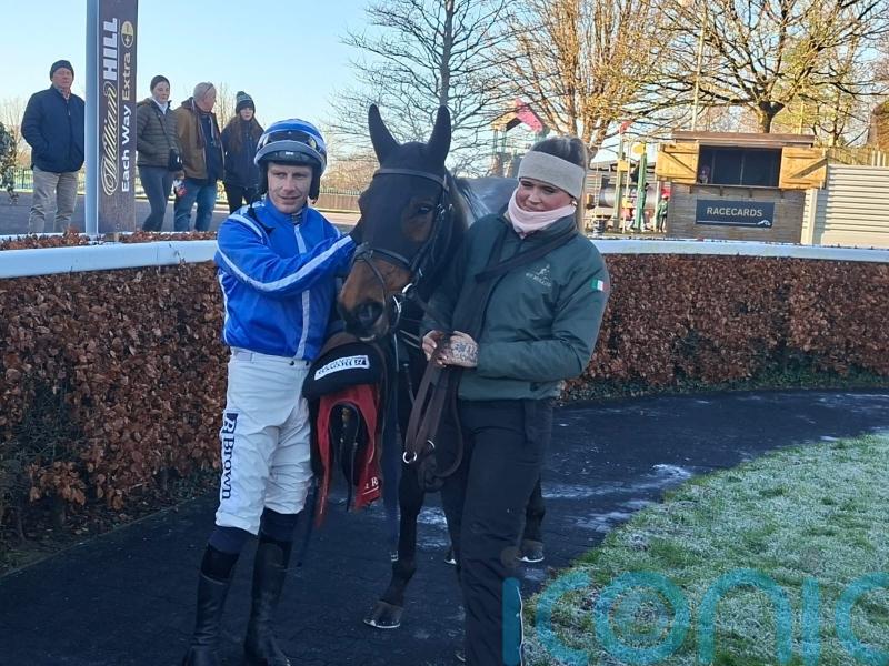 The Reverend makes seamless switch with Cork hurdles victory